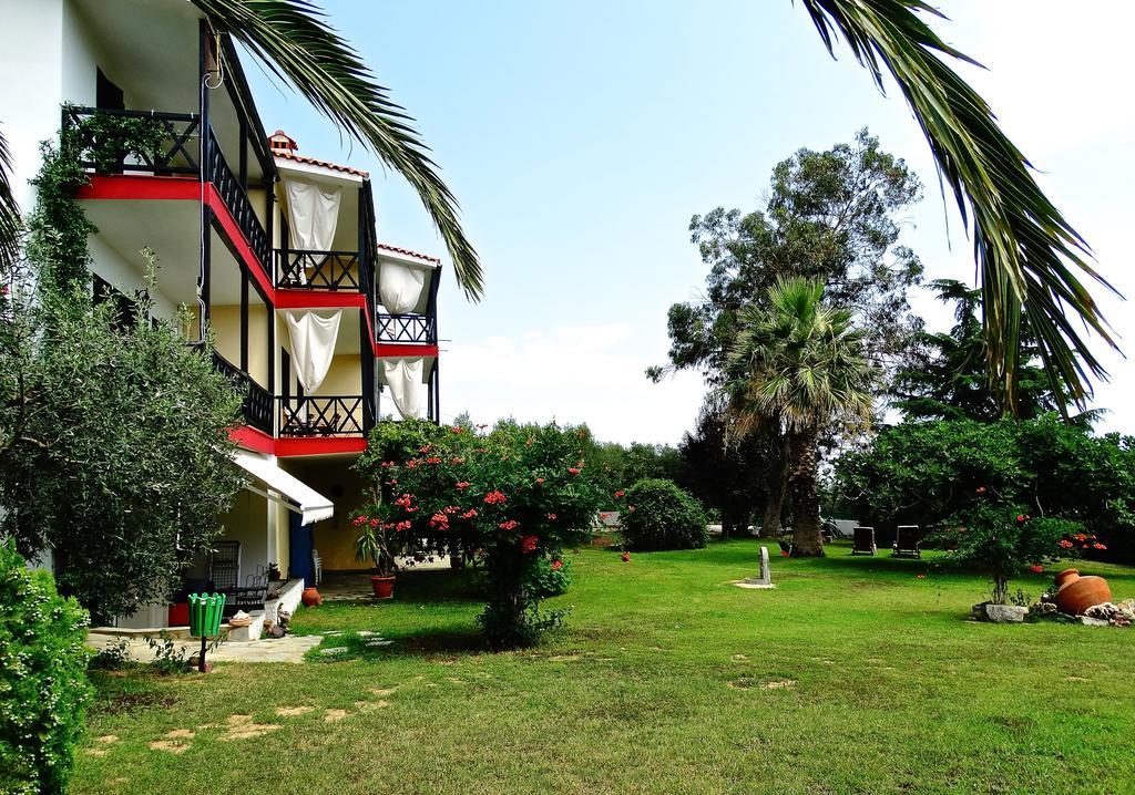 Apartments Karpetis a green paradise Psakoudia Kamer foto