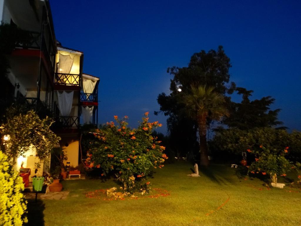 Apartments Karpetis a green paradise Psakoudia Kamer foto