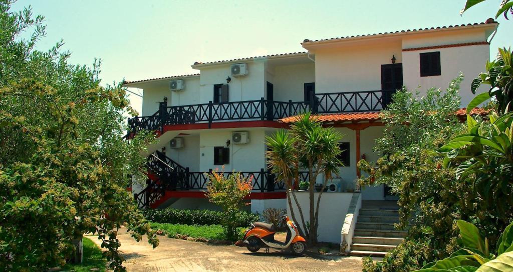 Apartments Karpetis a green paradise Psakoudia Buitenkant foto